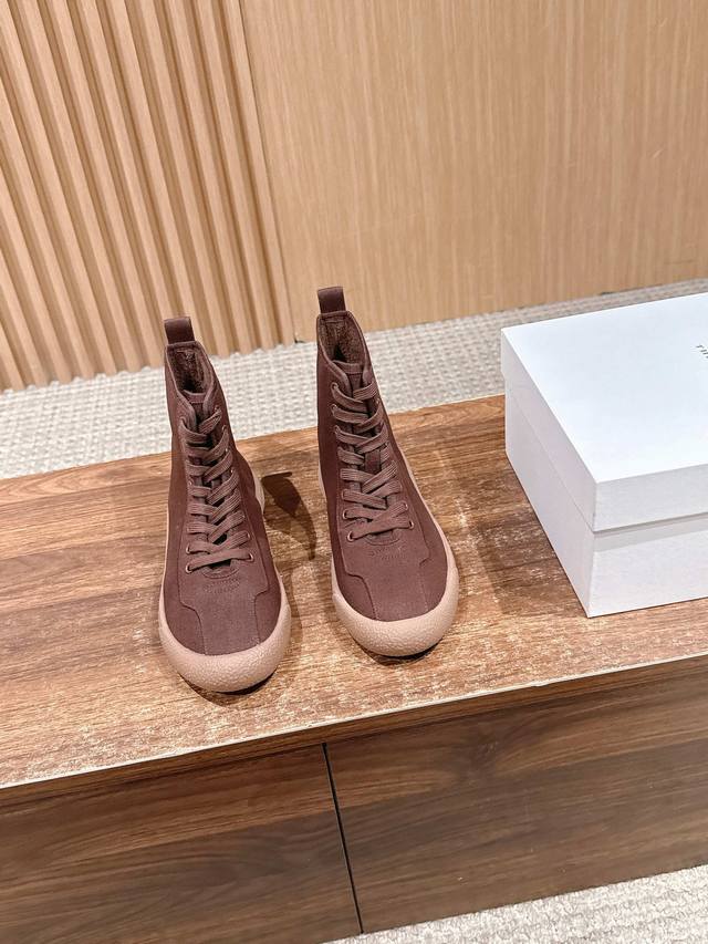 莞产 The Row 秋冬新款亚麻帆布鞋高帮系带款 穿上亚麻帆布鞋，仿佛踩在云朵上，Tr帆布休闲鞋，轻盈之美，低帮鞋型流畅车缝线，重塑经典帆布鞋轮廓搭配棕色橡胶