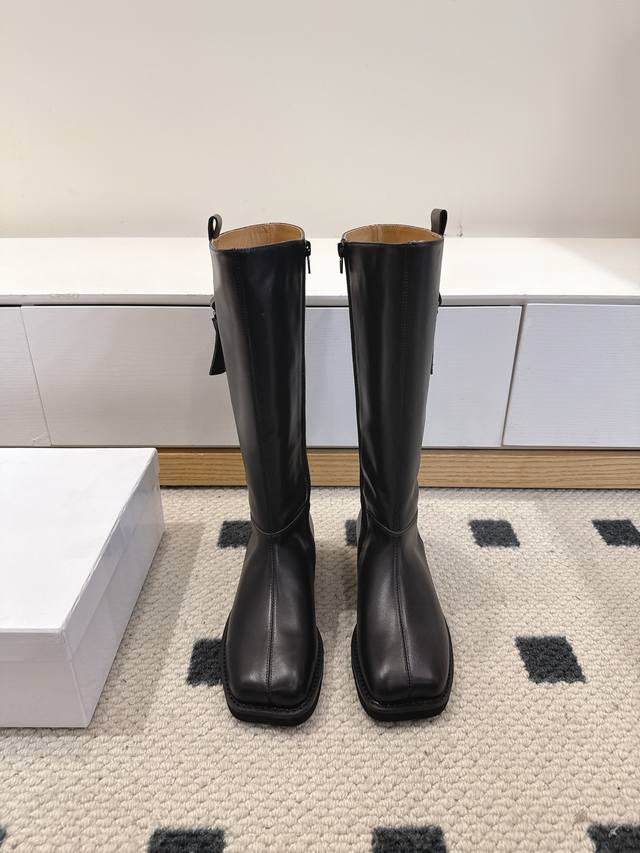 Mm6 芯片版本 独家出货 整双鞋子采购Zp开发打造，全部定制材料，独家开模大底，细节全部对版出货，连包装也做到跟正品一样。码数：35-40 40订做不退换