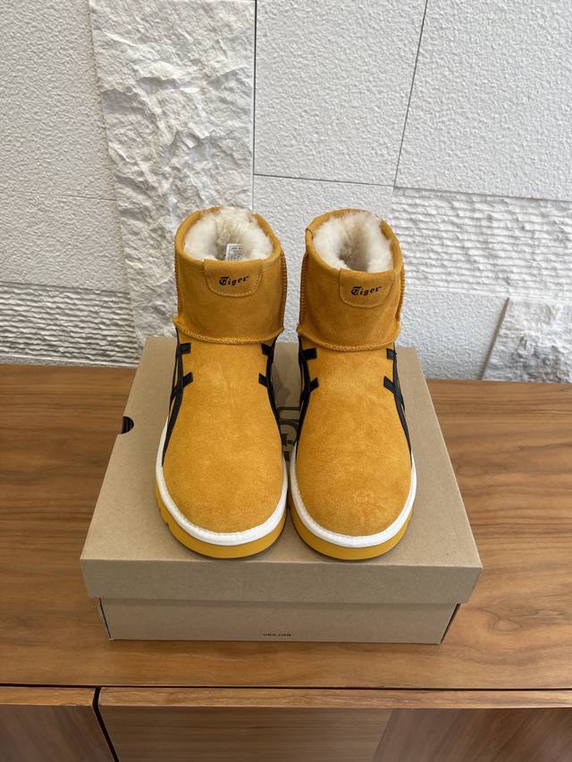 顶级版本: Ugg X Onitsuka Tiger 2025 秋冬新款 联名款雪地靴 Ugg联手Onitsuka Tiger鬼冢虎推出的联名雪地靴，采用黄色翻