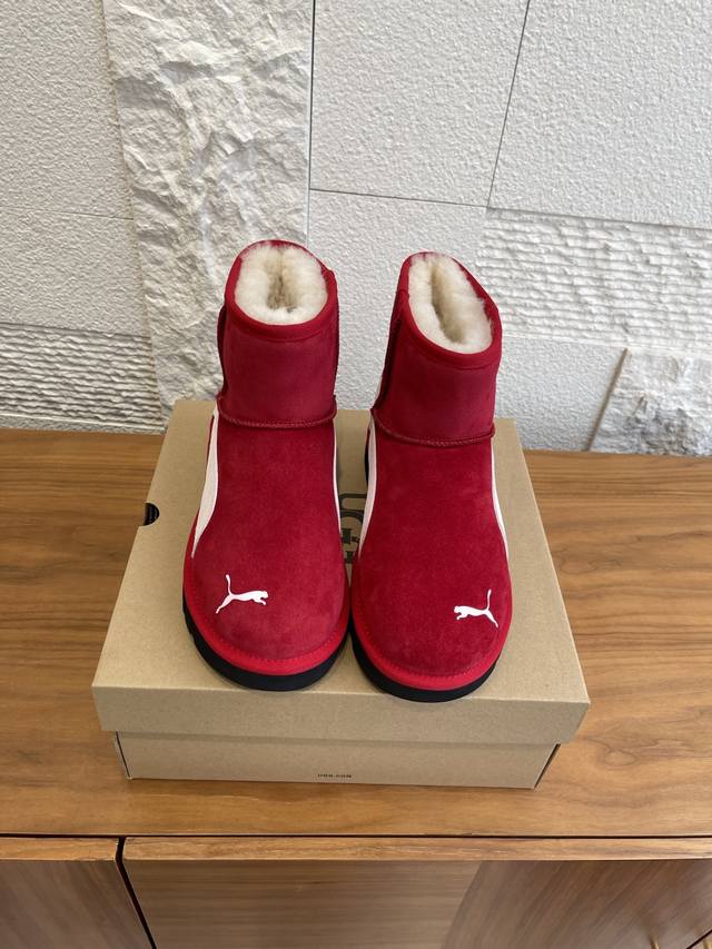 顶级版本: Ugg X puma 2025 秋冬新款 联名款雪地靴 Ugg 和puma联名雪地靴，红色翻毛皮+白色跑道设计，运动感满满又超保暖！内里定制羊毛，冬