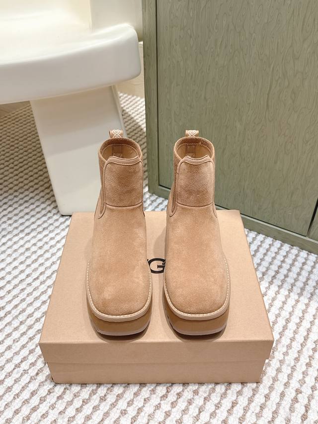 代购级 Ugg 的都知道，核心灵魂在皮毛 情侣款雪地靴 这双直接用上隆丰 By 级别高密度羊皮毛一体，作为给国际大牌供货的头部工厂p，隆丰的品控有多严苛不用多说