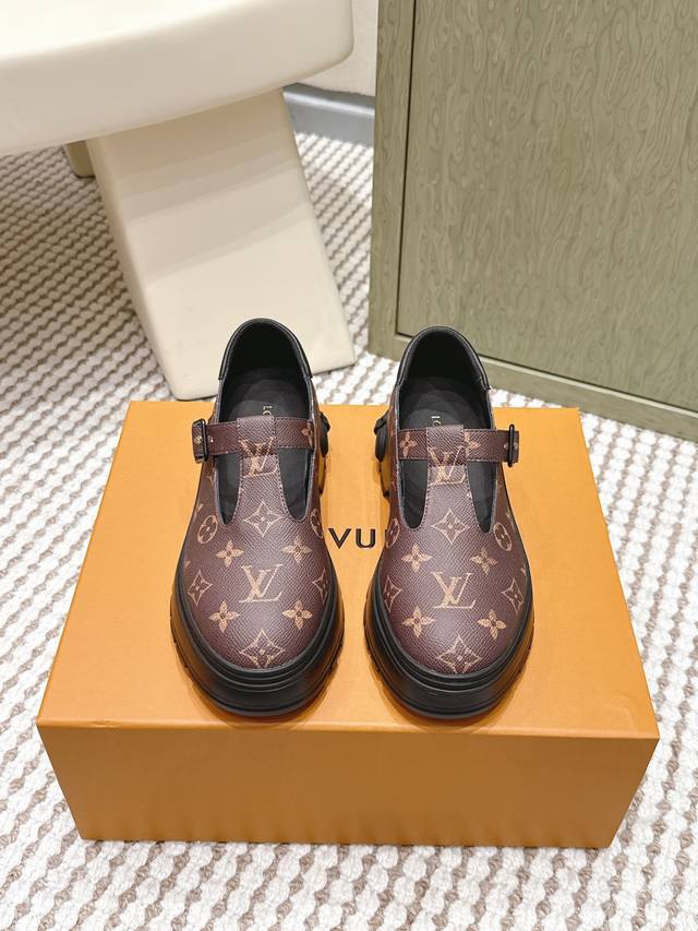 代购级 Luois Vuitton 路易威登 25Ss新款 专柜主打最新款 厚底 乐福鞋单鞋 硬货上新 高级感十足！国内外博主刷爆的一款，复古又时髦 上脚美炸了