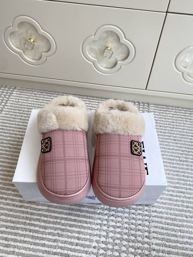 Loewe 罗意威 25Ss秋冬新款一脚蹬勃肯半拖 舒适度极高 非常具有辨识度 美貌与实用并存舒适而不单调的毛毛拖 鞋面原版定制材质 原版内里原版开模耐磨橡胶大