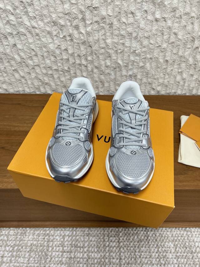 G516 Louis Vuitton 驴牌 25Ss秋冬新款 Olympia系列 情侣款 银角大王 休闲鞋 运动鞋 本款 Olympia 运动鞋融合网格面料与金