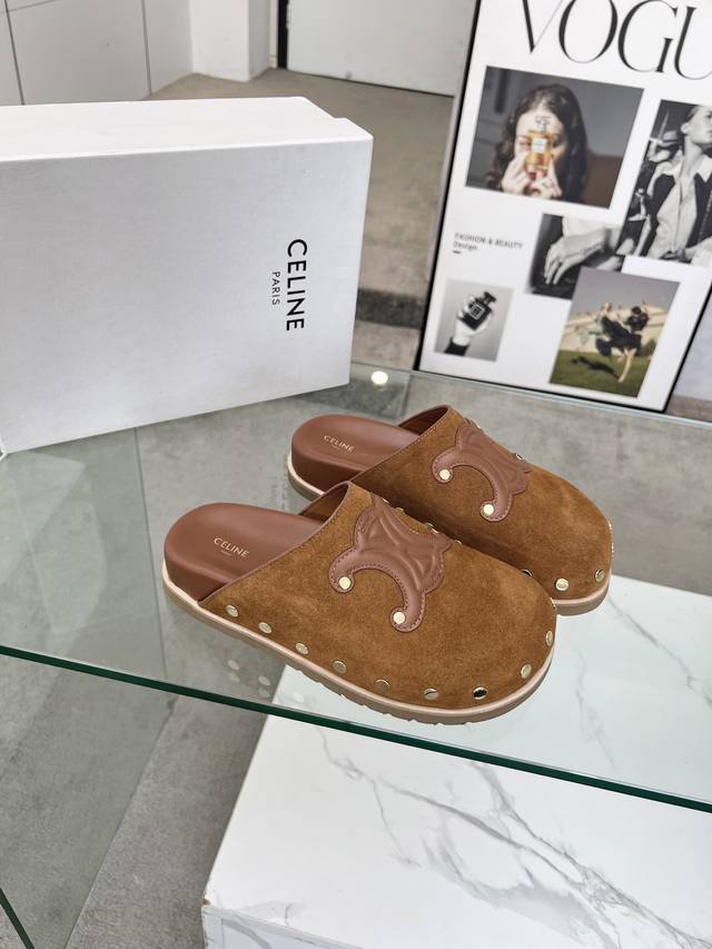 Celine 赛琳 2025春夏新品半拖鞋鞋面采用小牛皮加经典压花Logo油边工艺，质感非凡上脚超级好看 内里：羊皮，面料：丝光牛绒 码数35-42 41.42