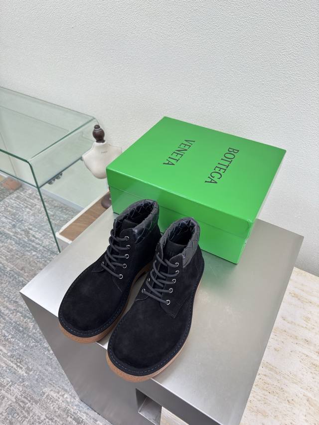 Bottega Venet* 男女款 Astaire 乐福单鞋 厚底 男10 原版一比一做法 一致五金 黑色 高丝光牛反绒皮 当今流行的又一趋势 天花板啦 双色