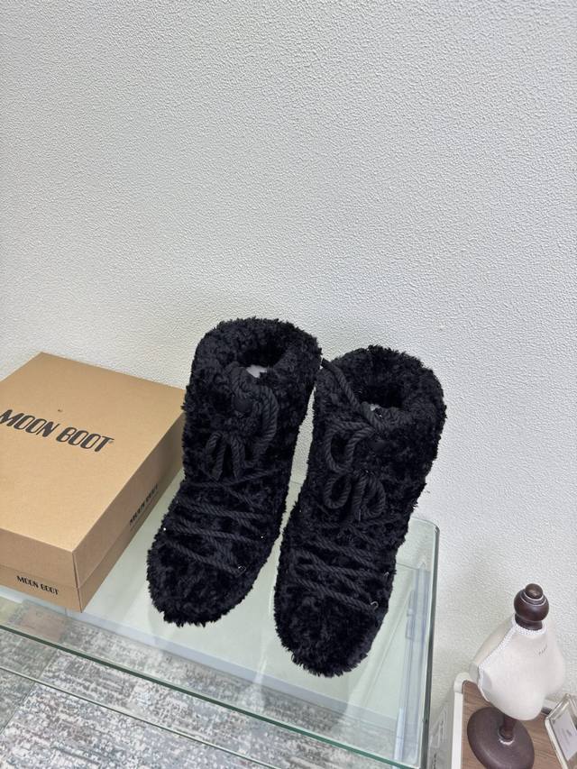 Moon Boot 月亮靴 黑白绒毛 短靴 厂价p 王鹤棣虞书欣也在穿的单品 是谁在秋天就开始期待滑雪了 解锁王鹤棣虞书欣等 一众明星都在穿的滑雪必入单品 Mo