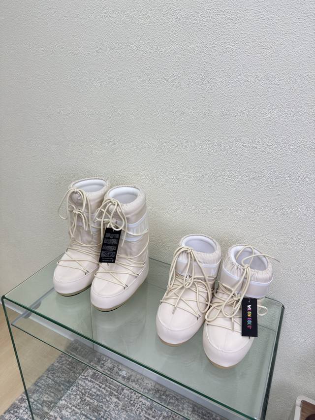 Moon Boot 月亮靴 杏色 款 厂价p 王鹤棣虞书欣也在穿的单品 是谁在秋天就开始期待滑雪了 解锁王鹤棣虞书欣等 一众明星都在穿的滑雪必入单品 Moon