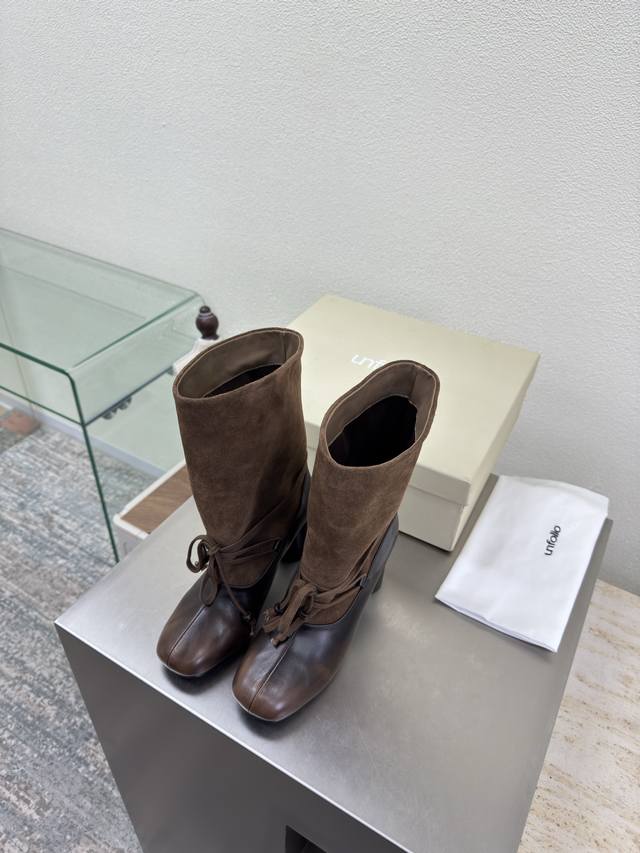 一脚蹬 中跟 易搭配 Unfolio精品 短靴 小众设计师25发布会新款 牛反绒皮拼擦色牛皮 面料选用 小牛皮设计 内里舒适羊皮里 原版可回收材质收腰流线型橡胶
