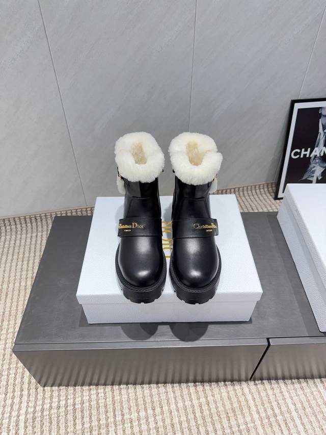 出厂：毛里 独家顶级版本 Dio*R迪奥2025Vs早秋经典爆款靴子系列 复古圆头短靴 原版复刻，细节完全区别，全新复古科技电绣风向标，时间抢眼，简约百搭不平凡