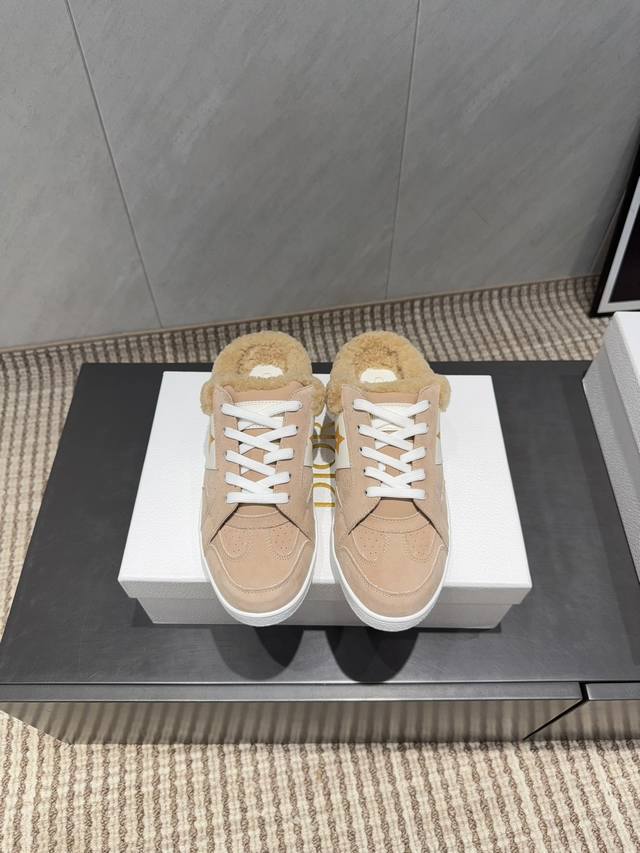 出厂:薄底毛里 独家顶级版本 D*Ior2025Vs早秋最新爆款休闲小白鞋系列 五角星薄底休闲鞋 这款D*Ior Star运动鞋延续经久不衰的轮廓，采用白色牛皮