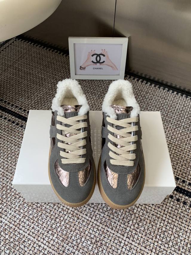 Maisonmargiela Mm6 马吉拉 厚底 加绒 德训鞋 原版购入开发 做货 鬼才设计师品牌 一个轻奢品牌 这一款德国训练鞋延续了经典的T形真皮拼接设计