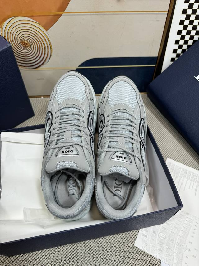 代购品质Dior 迪奥 新款 B30摩登运动 明星同款厚底系带情侣款休闲跑鞋 白搭立体字母Logo夜光拼色老爹鞋 市面顶级高端版本 面料:进口定制丝绸牛皮拼接网