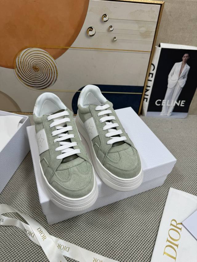 顶级版本 厚底迪奥 爆款 最新款休闲百搭 Dior One Oblique 印花字母Logo镂空圆头低帮系带滑时尚 明星同款平底拼色运动 五角星标志 材质:小牛