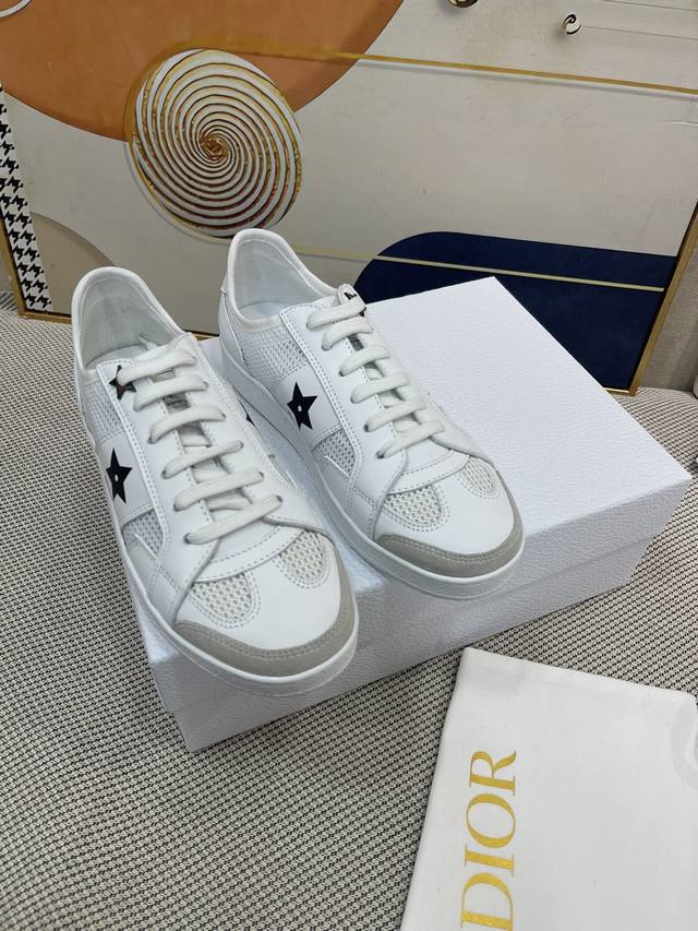 顶级版本迪奥 爆款 最新款休闲百搭 Dior One Oblique 印花字母Logo镂空圆头低帮系带滑时尚 明星同款平底拼色运动 材质:原版定制顶级小牛皮 环