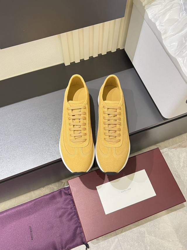 新款爱马仕旗下品牌- John Lobb-约翰 洛布 原版组合大底开发：Tpu材料底片防滑耐磨pu发泡上层软轻。Tpu材料后套支撑好，材料：牛皮牛里，原版大底开