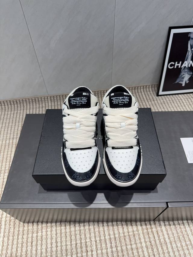 出厂:情侣 独家顶级版本 A*Miri埃米尔2025Vs情侣面包休闲鞋系列 情侣面包休闲鞋 官网同步更新情侣款最新配色 注意区分细节 接受一切对比，经反复开模数