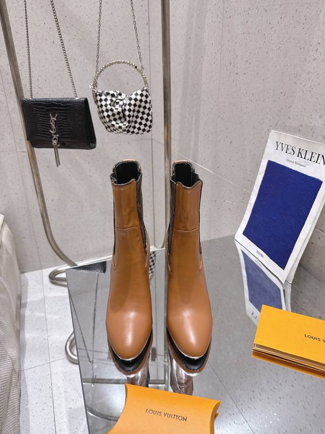 工厂p价p 顶级高版本 代购品质 原版开发Louis Vuitton 路易 威登 2025Ss新款女士高跟短靴。Lv新款抢手高跟短靴子爆款，Ins&小红书巨多网