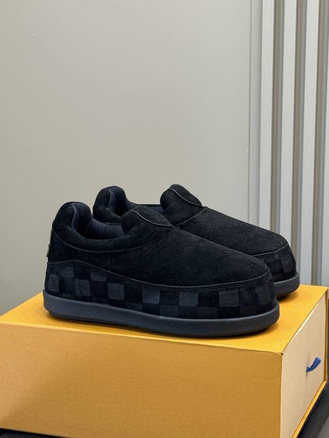 顶级品质 Lv 胖丁 王嘉尔同款 是最显腿细的鞋 没有之一 I秋冬的胖乎阿甘是显腿细的魔法穿上露腿像米老鼠很搞笑配个阔腿裤，绝了！ 立即增高4厘米 腿长了 又细