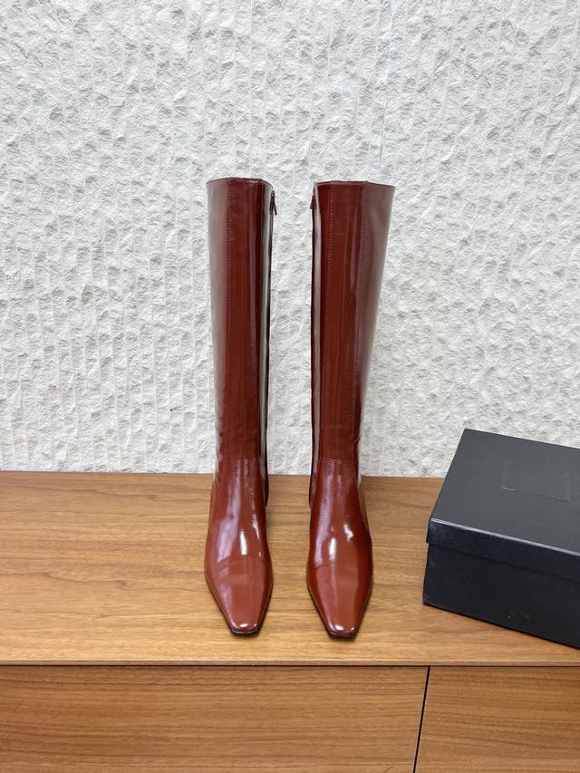 G731 Saint Laurent 圣罗兰 25Ss秋冬新款 侧拉链 粗跟 长靴 及踝靴，搭配方形尖鞋头和锥形粗跟，内侧饰以Le Cassandre，侧面拉链