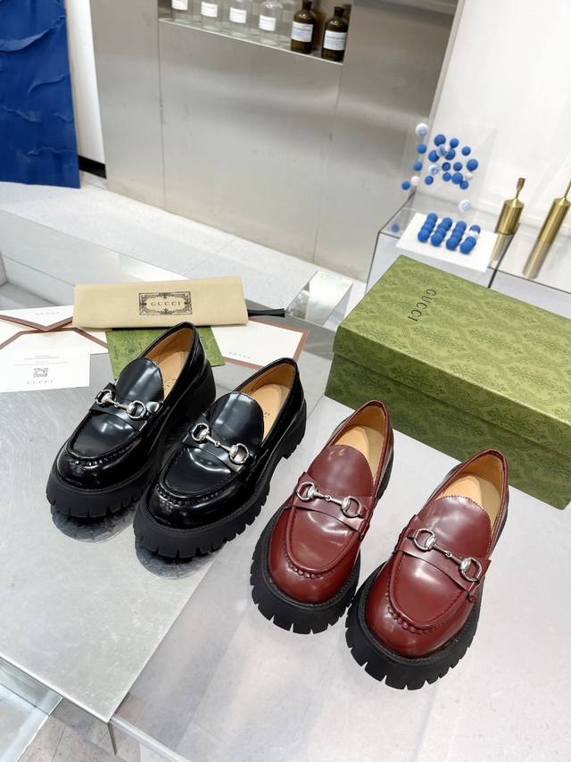 男+10 Gucci古驰 25早春新品！原版开发高版本，男女款都有开边珠品质保证始终如一 码数:女35-41# 男39-45#