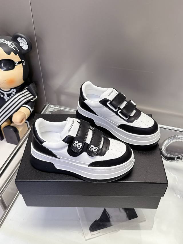 出厂价pp： Ann Andelman 2025 魔术贴小白鞋2.0惊艳登场啦 告别繁琐的系鞋带步骤，轻轻一粘，即刻出门，简直是忙碌早晨的救星 ，让每一次出行都