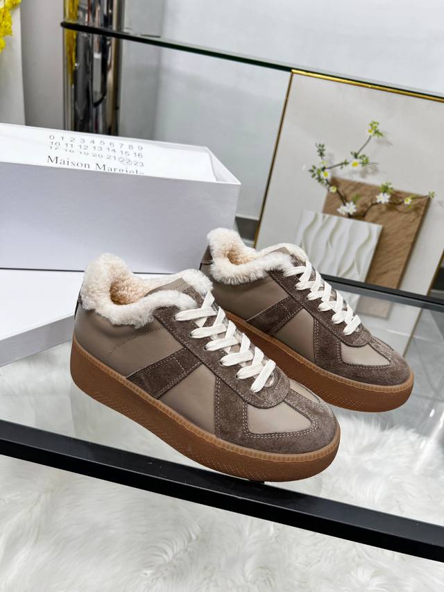 Dries Van Noten 2025秋冬季厚底增高新款复古得德训鞋国内代工厂p整单渠道货！不是仿货宝宝们是原单Zp 这款是比利时品牌 很多明星私服穿搭常出现