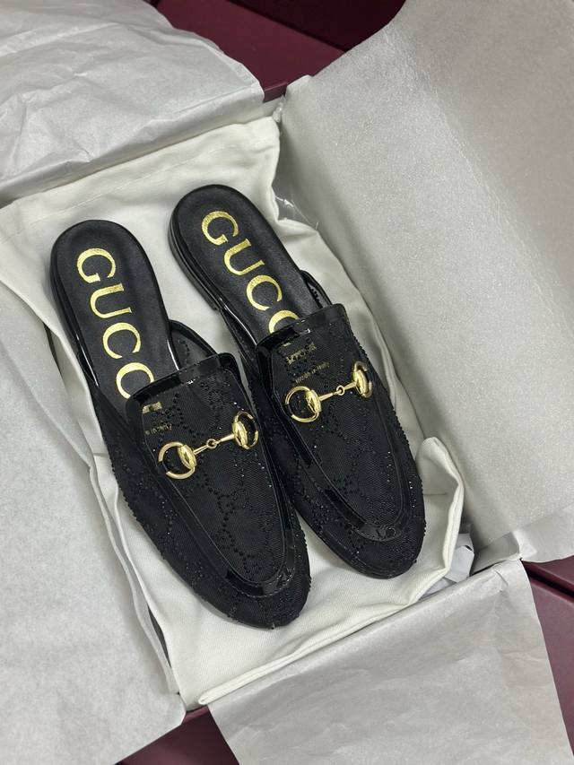 顶级版真皮底 好品质 Gucci 古奇』万众瞩目的一款 女王气质 美到即可融化你们的心毫无悬念的美 每款时装周街拍出镜率都超高！简直就是鬼斧神工的杰作 人手必备