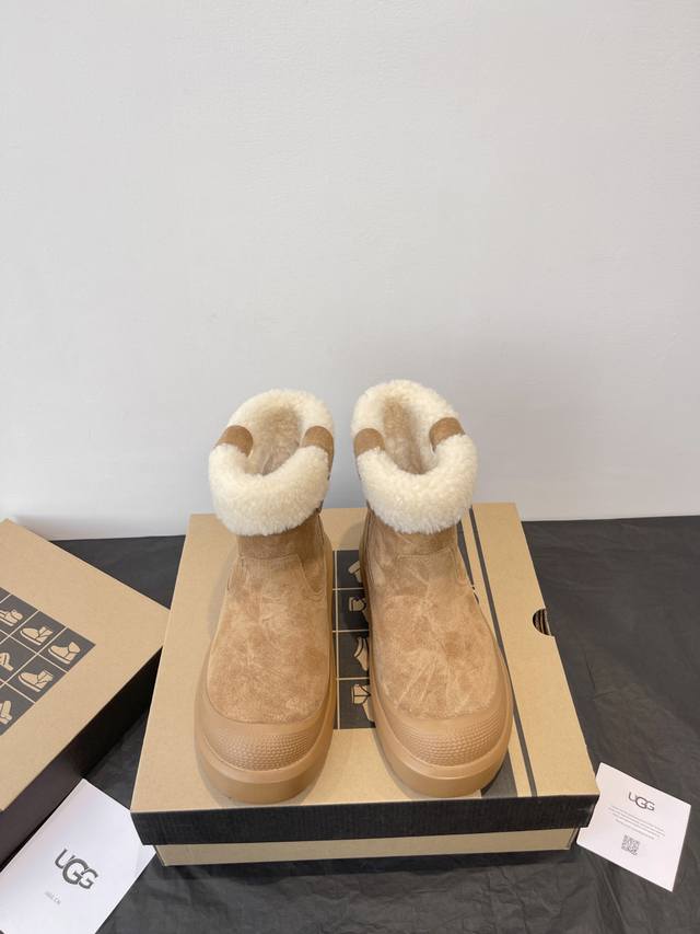 Ugg 25S早秋爆品 顶版 翻毛平底雪地靴 这款靴子也泰可爱了吧 材质：牛反绒 内里：羊羔毛里 大底：发泡大底 码数：35-39 40定制不退换