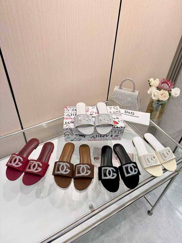 杜嘉班纳新款，码数35-43，橡胶底 ，皮底