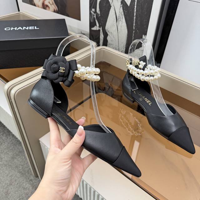 高版本小香家单鞋Chane*｜，大爆款！小香2025官网香奈儿秋冬秋鞋四季单鞋，系列新品乐福鞋满满的复古风 秀气的鞋型 看着就很讨喜，小尖头衬托脚也变得瘦瘦的，