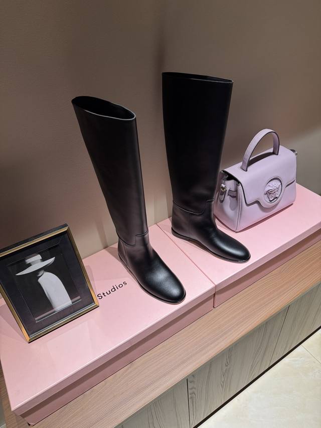 新品上架 ★面料 牛皮 内里 牛皮 鞋底 牛皮大底 优雅风格 创造不一样的感觉 跟高 2 Cm 专柜包装 简约气质款式！ Show Bdetails ⊿：Siz