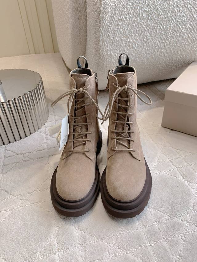 出厂价p Brunello Cucinell* 新款休闲系带短靴 侧边拉链设计穿脱非常方便 上脚无敌 设计给满分 大气又耐看 真的非常推荐 鞋面小牛皮 内里垫脚