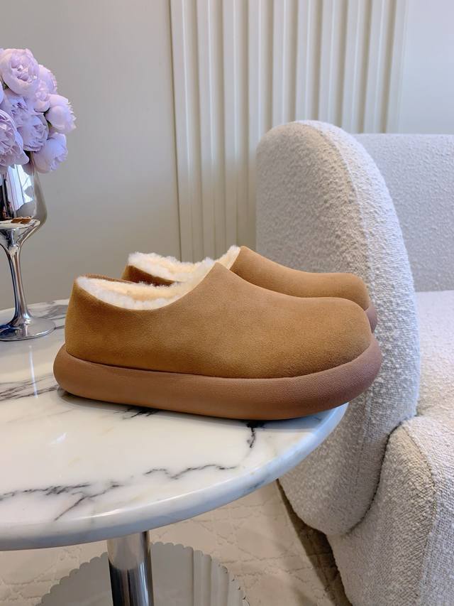 薄底 厚底 无标款 莞产高货 白标无标 秋冬新款 爆款小土豆，原厂货顶级，官网同步新款，低帮一脚蹬羊毛里懒人鞋 鞋面高丝光牛反绒 内里垫脚顶级羊毛 柔软蓬松 轻
