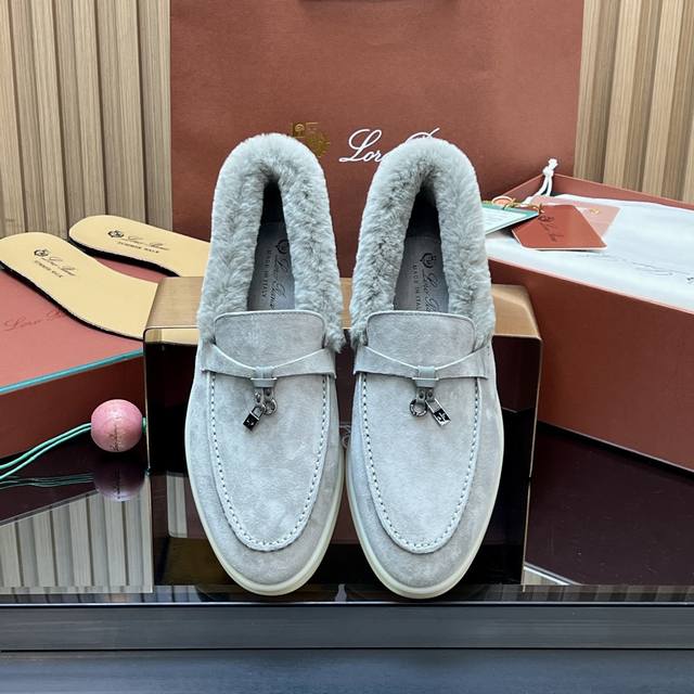 代购品质 带飞机盒全套包装 Loro pⅰAna 秋冬最新款乐福鞋 毛拖 海狸毛系列 代工厂p莞货 一一一一一一一一一 意大利高级品牌Loro piana 是意