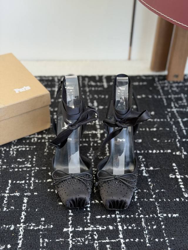 代购级真丝 钻面300 Christian Louboutin 春夏新款时装走秀芭蕾蝴蝶结高跟凉鞋 Cl红底永远的Yyds 红底高跟 新款红底芭蕾高跟鞋 没什么