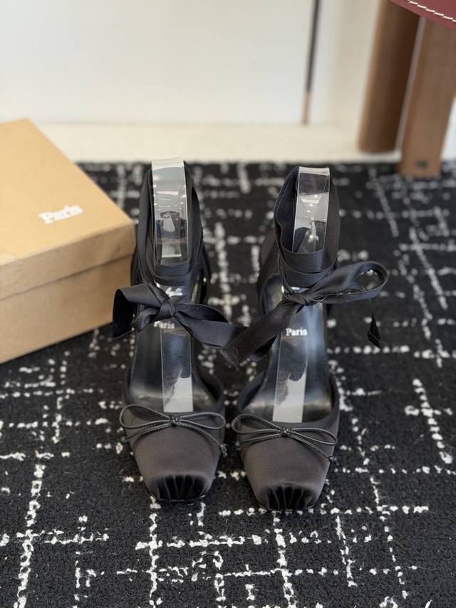 代购级真丝 钻面300 Christian Louboutin 春夏新款时装走秀芭蕾蝴蝶结高跟凉鞋 Cl红底永远的Yyds 红底高跟 新款红底芭蕾高跟鞋 没什么