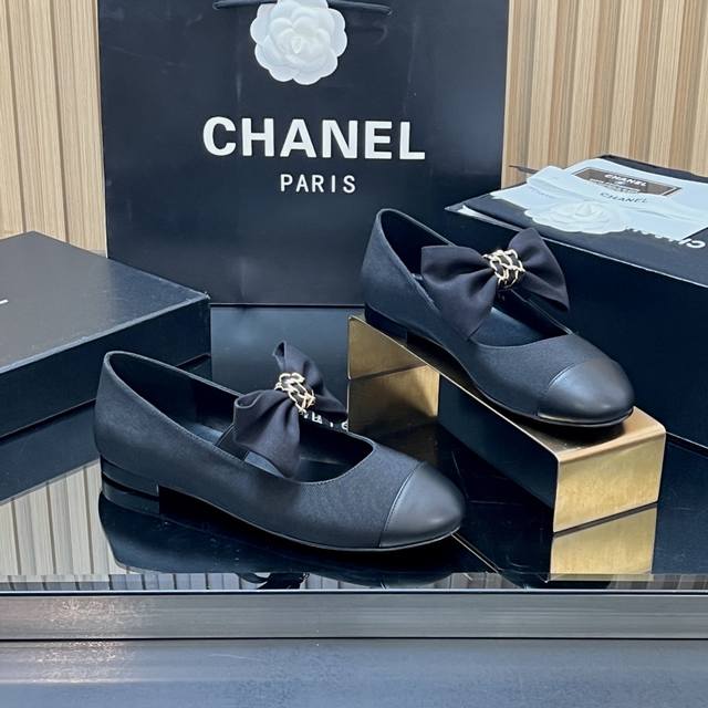 顶级版本 正确顶级版！香奈儿 Chanel 26C小香 链条蝴蝶结 玛丽珍鞋 芭蕾舞鞋 香奶奶家独有气质～贵气十足～满满高级感～一字带松紧设计～可爱实用～胖瘦脚