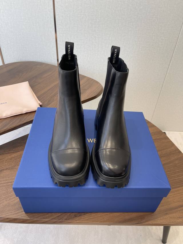 莞产Sw 新款5050Soho粗跟厚底短靴！Sw这个就是5050长靴的配方呀，摇身一变，变成短款了，舒适度，百搭度都很不错 和长靴一样一样 变短了而已 哈哈哈，