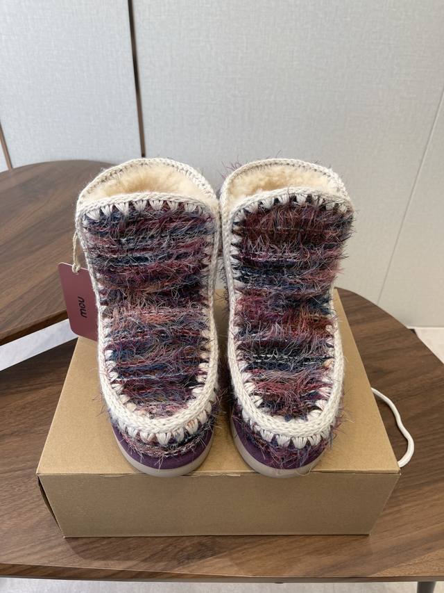 Mou潮牌羊毛雪地靴 辨识度极高的鞋履设计风格，大自然和皮草艺术结合 秋冬季节风靡全球的潮流单品，保暖神器，时尚博主最爱，呆萌丑萌雪地靴 鞋面 皮毛一体全手工缝