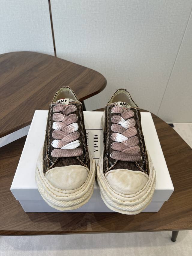 三原康裕Mmy溶解鞋 情侣款 复古 做旧 水洗重工艺溶解鞋 把复古潮魂焊在脚上 一眼封神的旧 潮感 水洗牛仔布像浸过十年时光，褪色纹理自带Vintage滤镜；溶