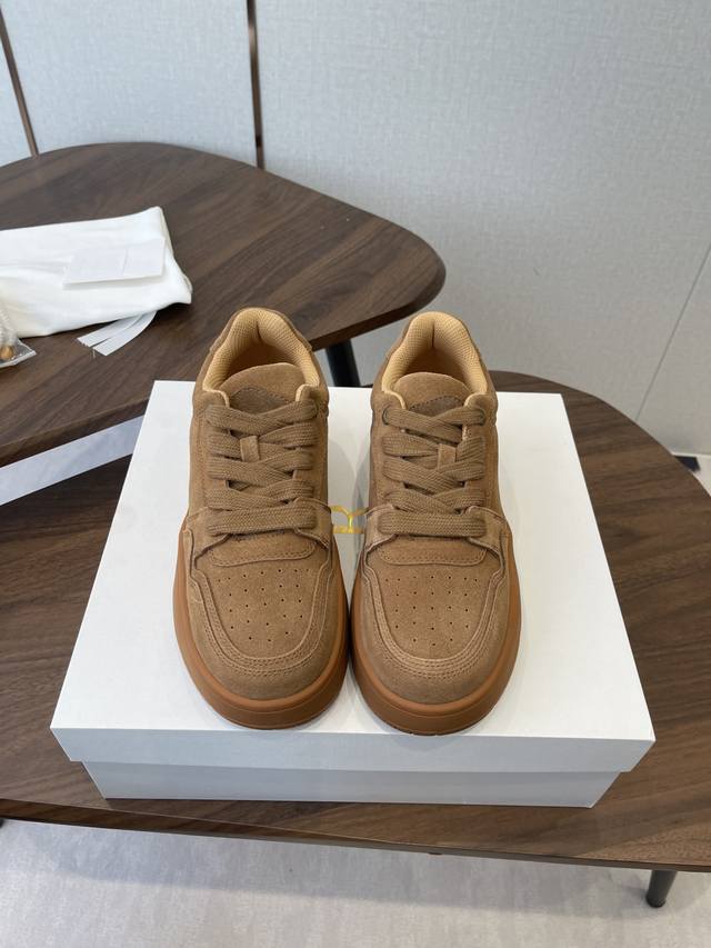 莞产The Row 25秋冬秀款 厚底 滑板 休闲 小白鞋 简单 舒服 干净 轻盈的设计风格 太好看了爱死了 贝壳浅口设计 复古的感觉 特别好看 Size：35