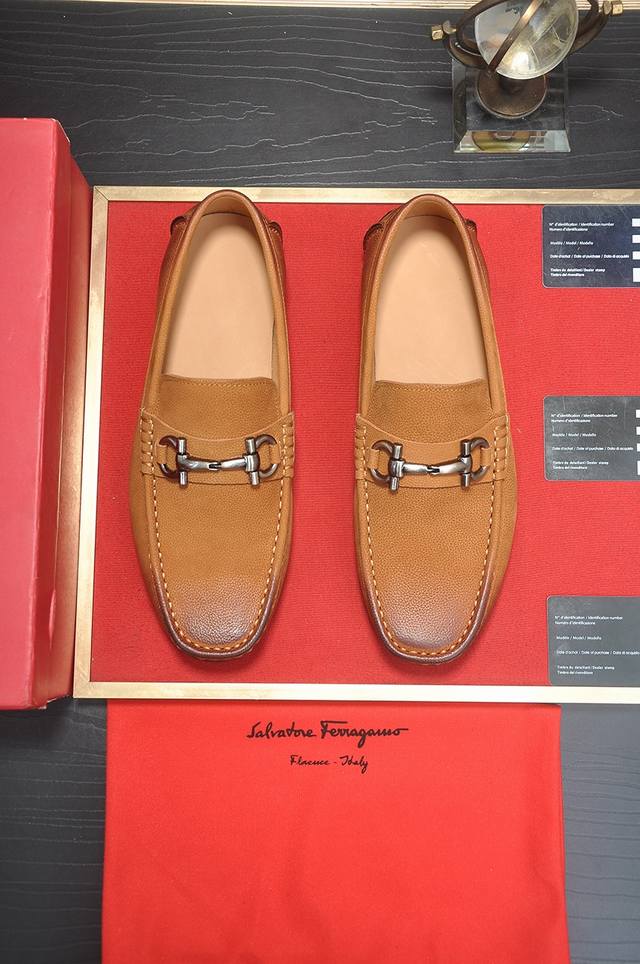 出厂价p Ferragamo 菲拉格幕 专柜最新款 原版进口开边上乘牛皮手工编织成+进口牛里+原版奢华金属扣+原版组合大底 对比无压力 38--44