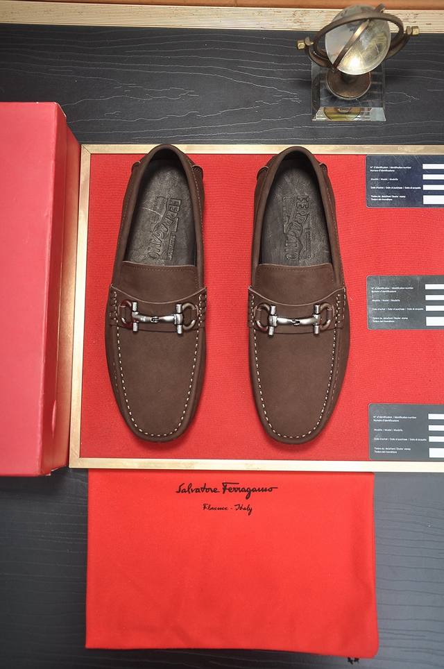 出厂价p Ferragamo 菲拉格幕 专柜最新款 原版进口开边上乘牛皮手工编织成+进口牛里+原版奢华金属扣+原版组合大底 对比无压力 38--44