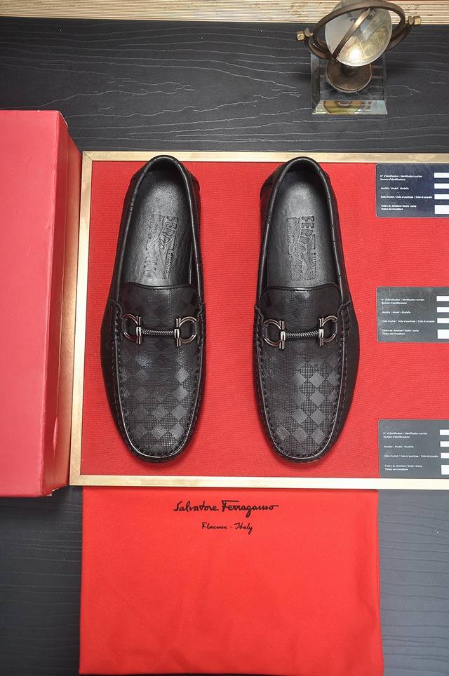 出厂价p Ferragamo 菲拉格幕 专柜最新款 原版进口开边上乘牛皮手工编织成+进口牛里+原版奢华金属扣+原版组合大底 对比无压力 38--44