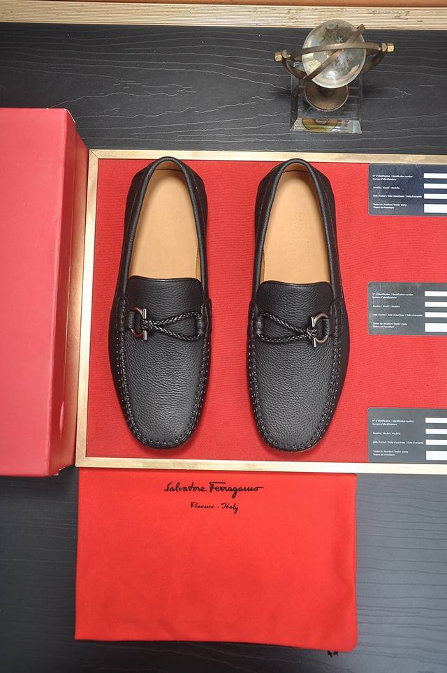 出厂价p Ferragamo 菲拉格幕 专柜最新款 原版进口开边上乘牛皮手工编织成+进口牛里+原版奢华金属扣+原版组合大底 对比无压力 38--44