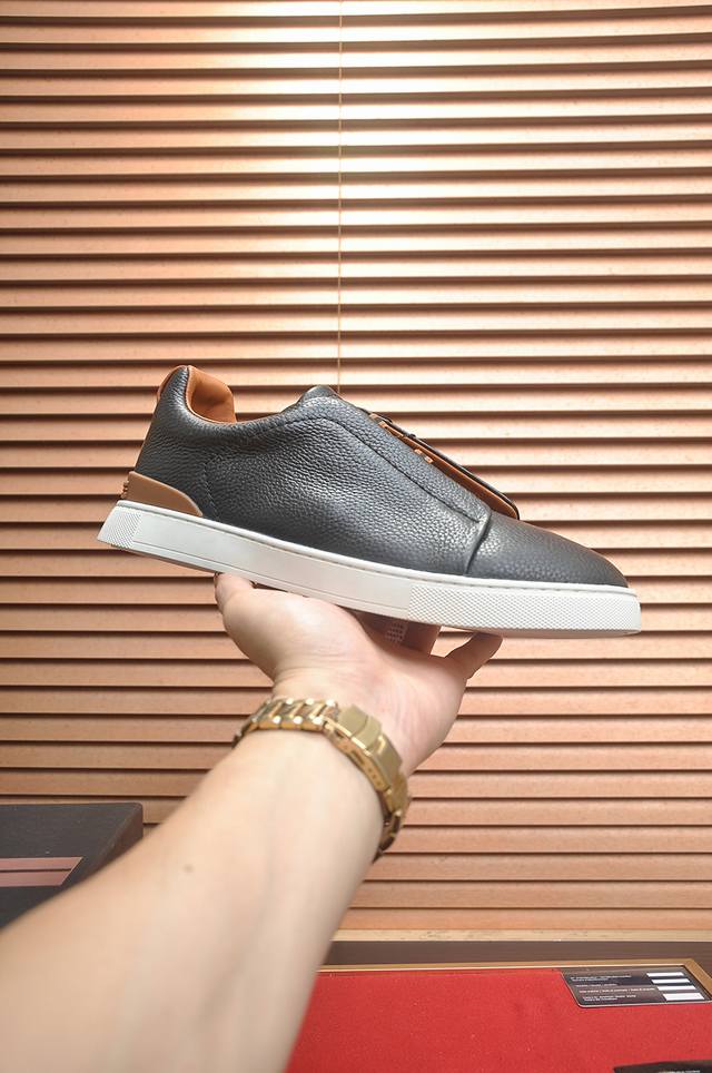 出厂价p 全新系列Zegna杰尼亚男鞋绒面革 Triple Stitchmonte奢华休闲鞋 最新走秀款官网同步 product Informationmont