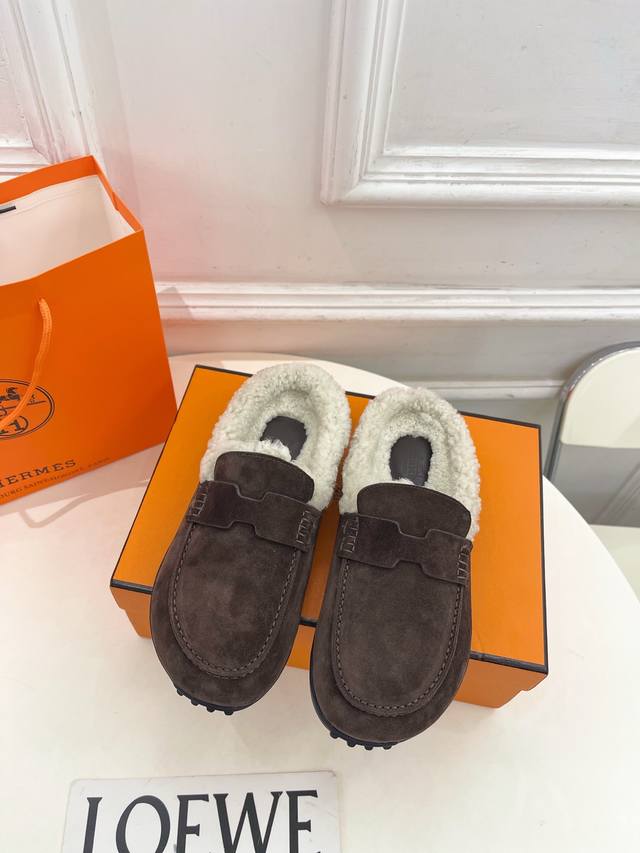爱玛仕 25 2025秋新新品 专柜新款 经典Lazy休闲羊毛乐福半拖鞋 系列 鞋面：原版特定牛反绒 内里：进口羊毛里 大底：原版开模定制防滑大底 跟高：平底