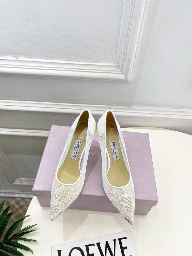 Jimmychoo吉米周 25Ss 2025Ss新品 专柜最新 经典蕾丝尖头高跟鞋 名媛气质款 上脚超级舒适的一款鞋，历久弥新，时髦魅力始于足下，悦享羡慕眼光，