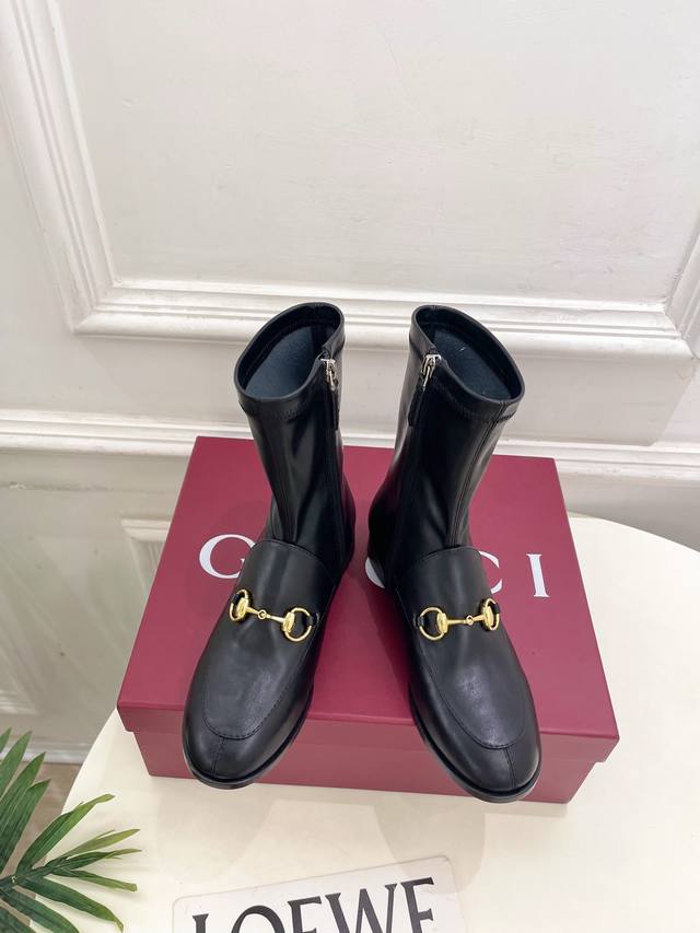 Gucci 古驰 25 2025G家秋冬新品经典马衔扣乐福弹力短靴 主打系列终于面世，狠货值得期待！原有的经典 创造新设计 Bs代购级别！高级感十足！国内外博主